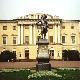 Monumento al emperador ruso Pavel I, la ciudad de Pavlovsk.